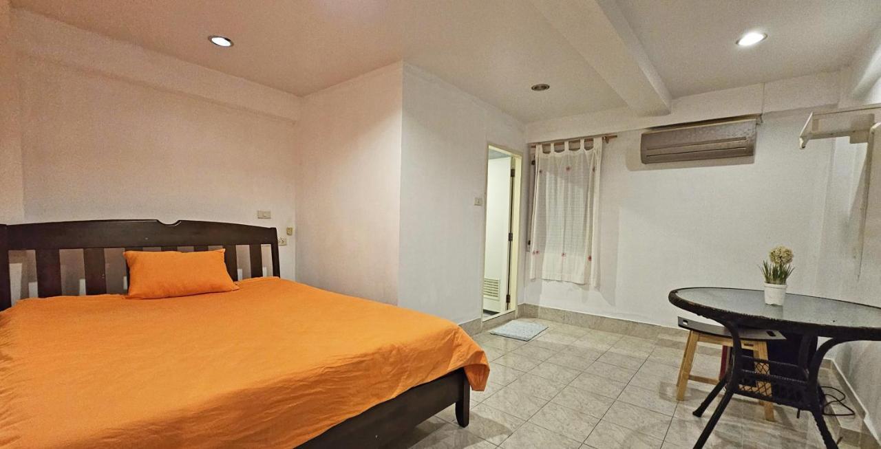 Mindy House Hotel Patong Exterior photo