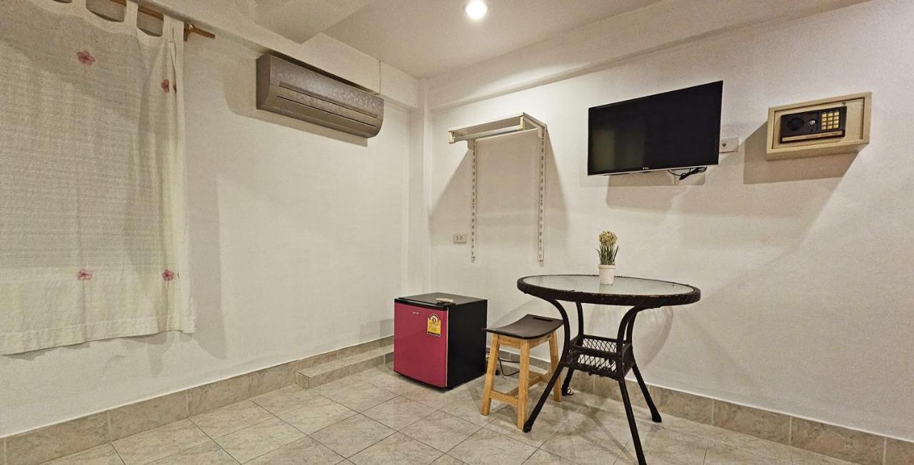 Mindy House Hotel Patong Exterior photo